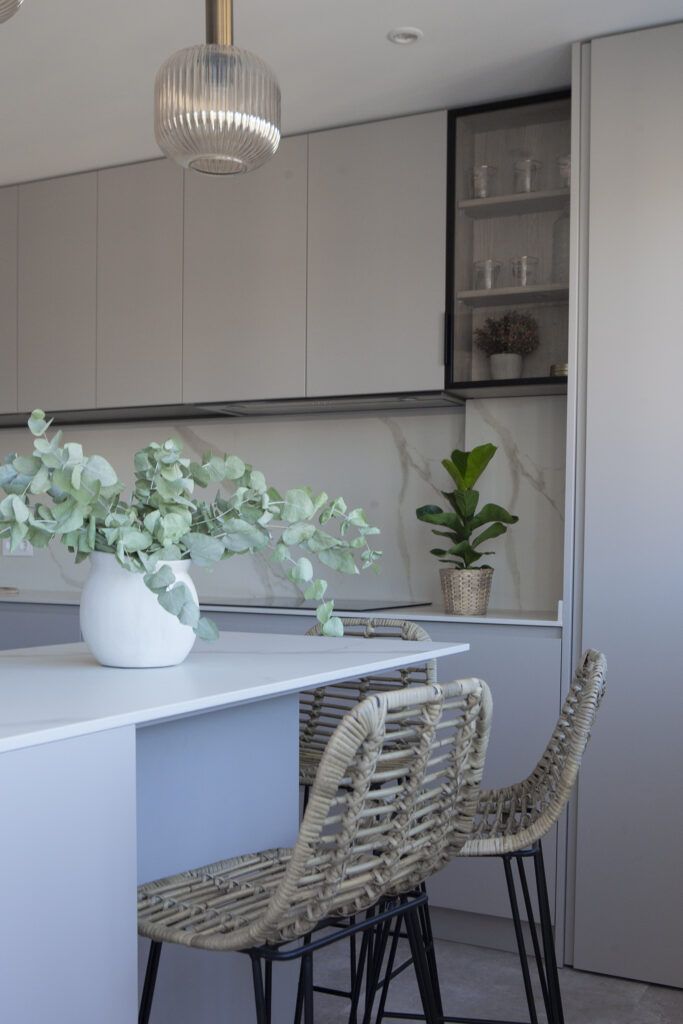 Reforma - Estudio Verona cocinas y baños Zaragoza - cocina moderna con isla central