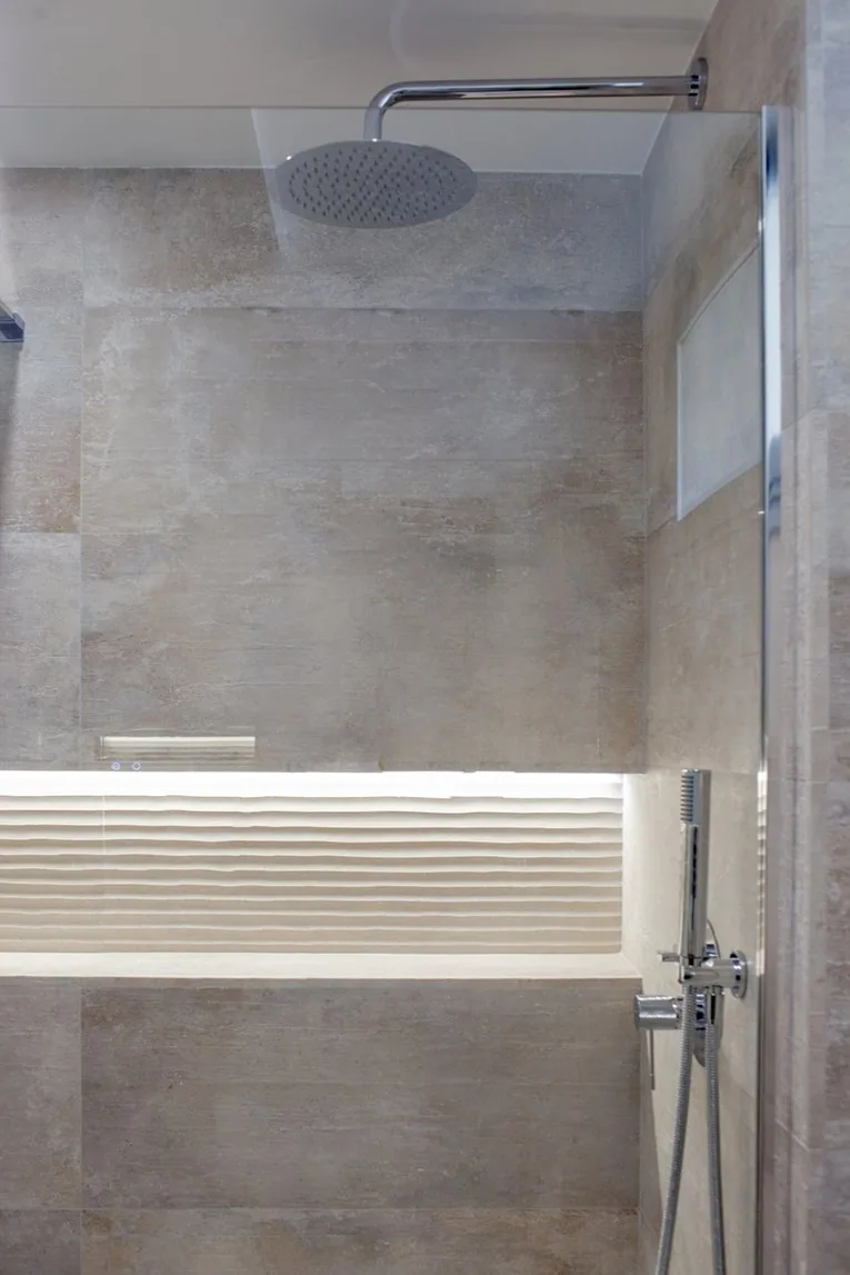 La ducha del baño de la planta baja — obra VU10